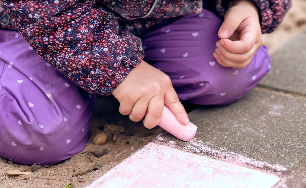 chalk to get rid of ants at home