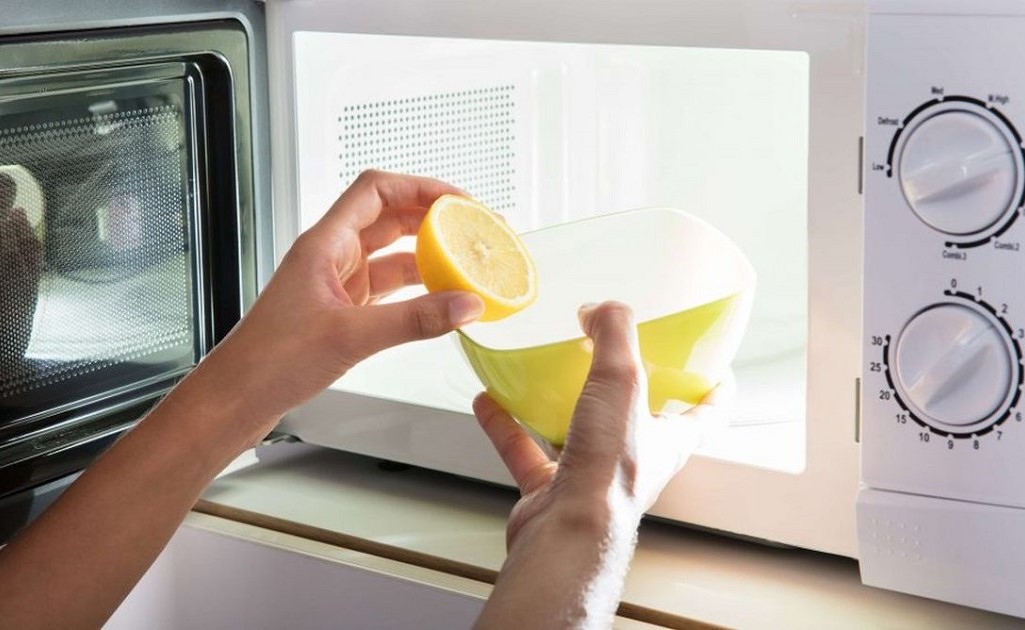 how to clean a microwave